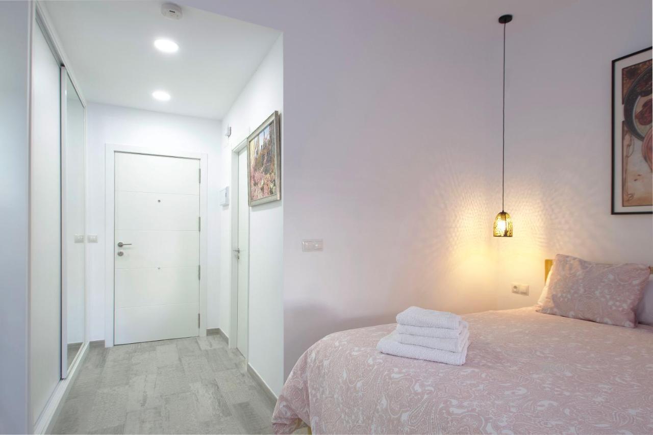 Spacious Studio In The Heart Of La Nogalera 토레몰리노스 외부 사진